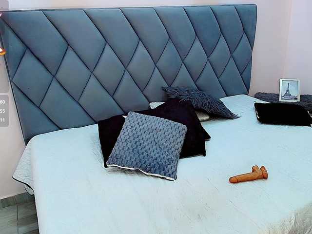 Live sex webcam photo for HottSalomee #291373831