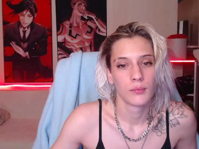 Live sex webcam photo for HottiDevil #275584071