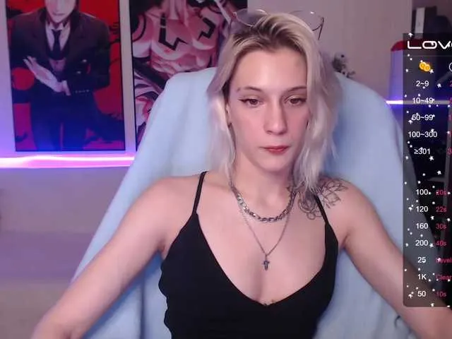 Live sex webcam photo for HottiDevil #275607818