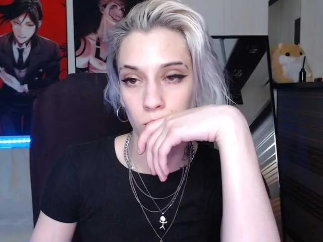 Live sex webcam photo for HottiDevil #277563988