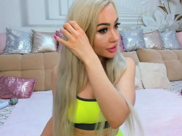 Live sex webcam photo for HottieBritney #273560689