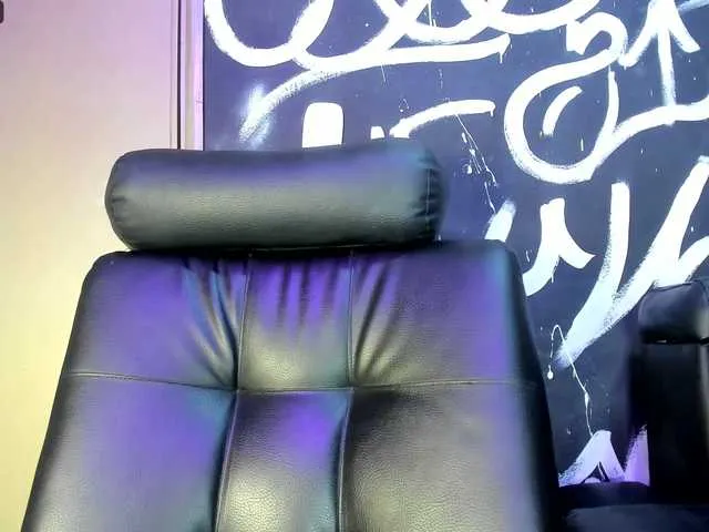 Live sex webcam photo for HottieKingN #275496901