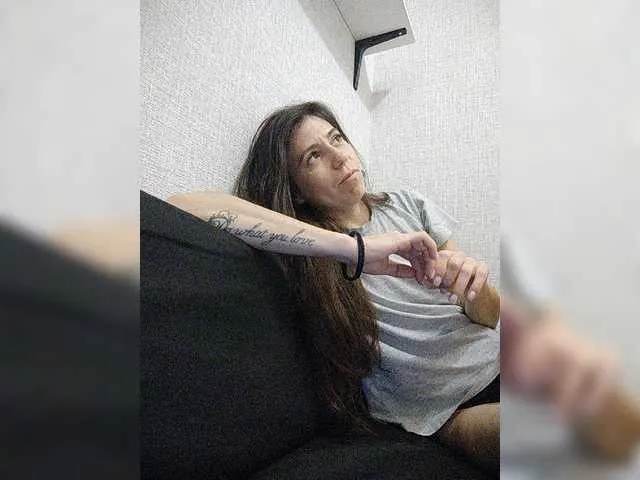 Live sex webcam photo for HotyWinter84 #273713577