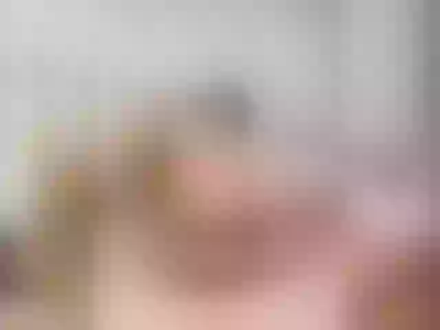 Live sex webcam photo for HotyWinter84 #275972974