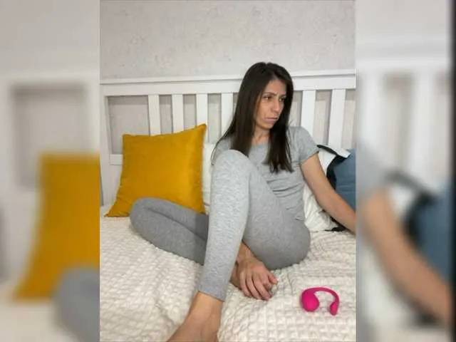 Live sex webcam photo for HotyWinter84 #276761826