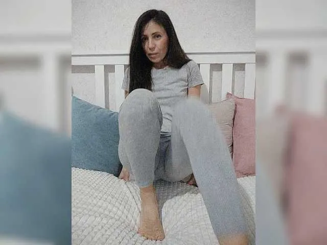 Live sex webcam photo for HotyWinter84 #277217470