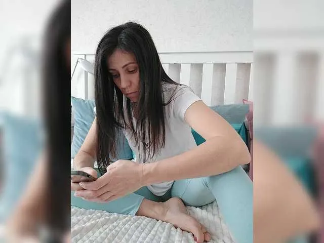 Live sex webcam photo for HotyWinter84 #277318511