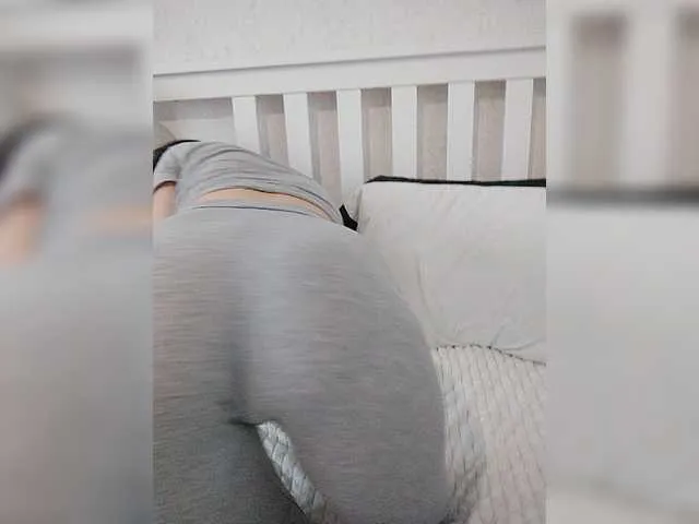 Live sex webcam photo for HotyWinter84 #277535201