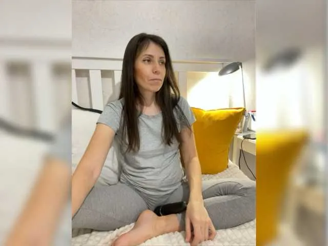Live sex webcam photo for HotyWinter84 #277537974