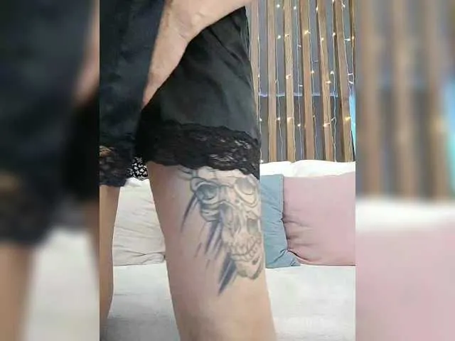 Live sex webcam photo for HotyWinter84 #292087316