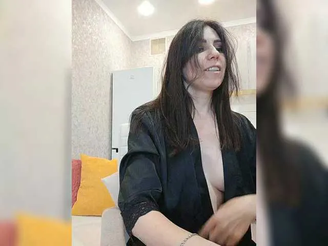 Live sex webcam photo for HotyWinter84 #293238775