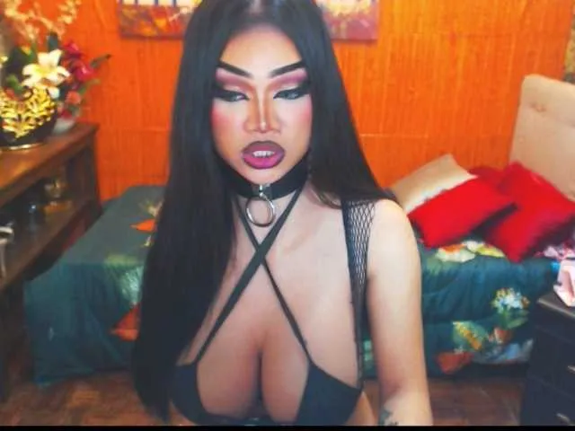 Live sex webcam photo for HugeCockSelena #286715948