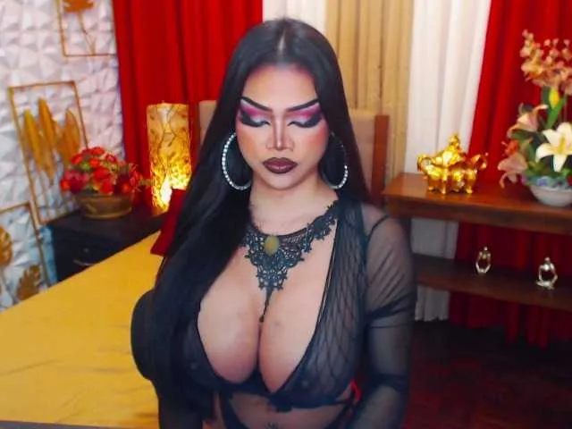 Live sex webcam photo for HugeCockSelena #290155352