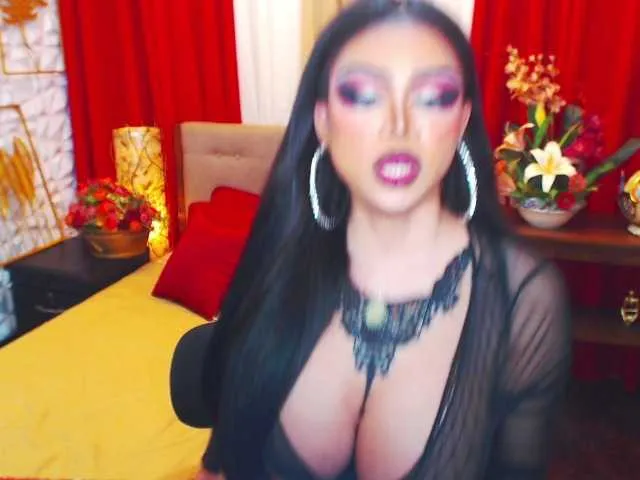Live sex webcam photo for HugeCockSelena #290166260