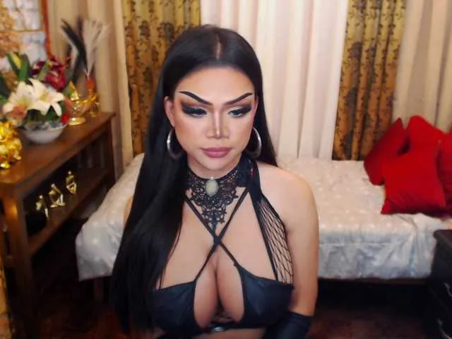 Live sex webcam photo for HugeCockSelena #290290552