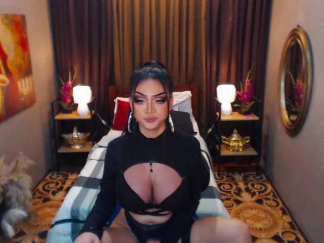 Live sex webcam photo for HugeCockSelena #290483830