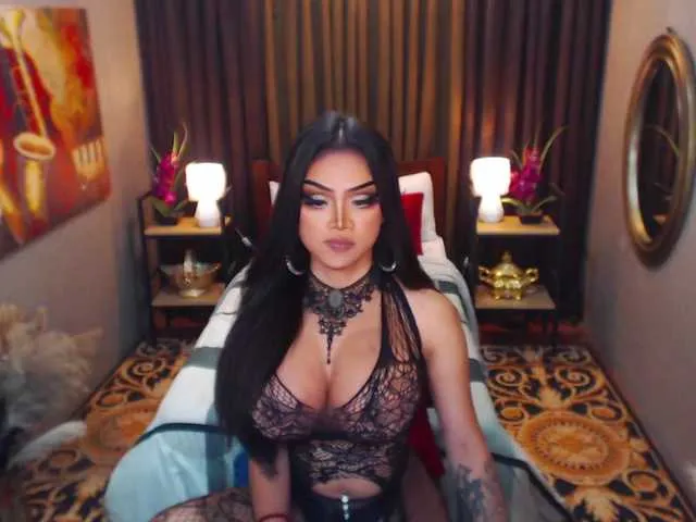 Live sex webcam photo for HugeCockSelena #290546624