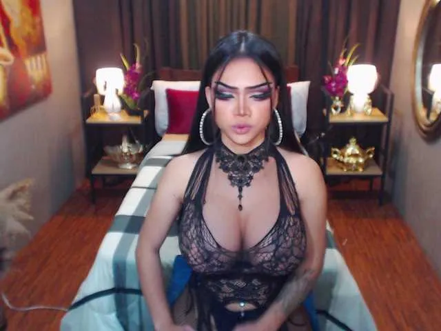 Live sex webcam photo for HugeCockSelena #290683646