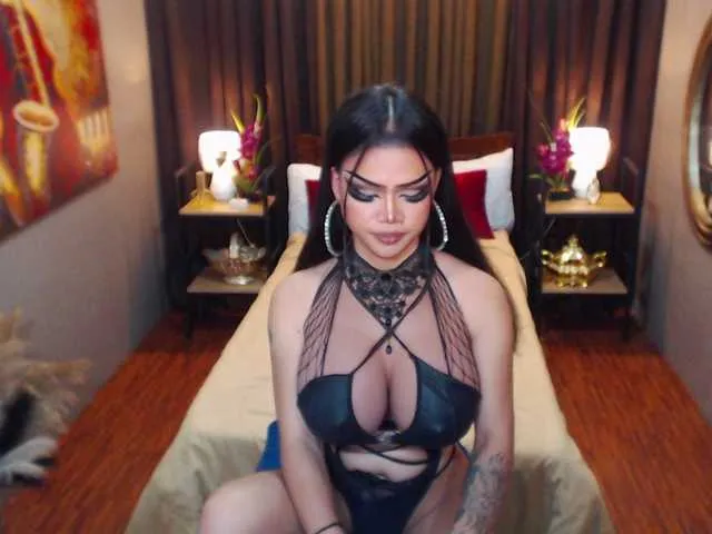 Live sex webcam photo for HugeCockSelena #290783012