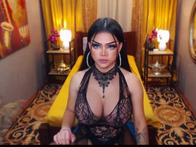 Live sex webcam photo for HugeCockSelena #291054374