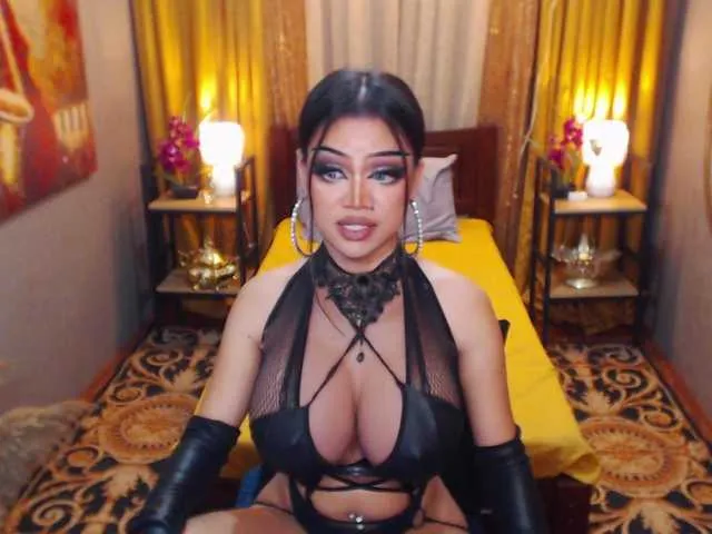 Live sex webcam photo for HugeCockSelena #291060137