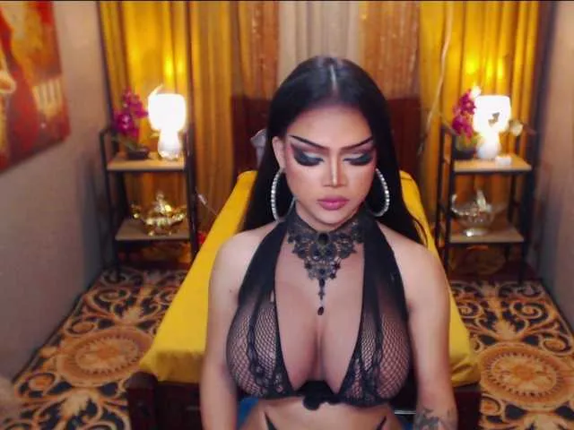 Live sex webcam photo for HugeCockSelena #291165082