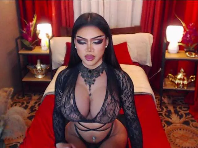 Live sex webcam photo for HugeCockSelena #291457176