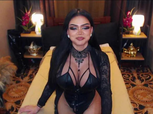 Live sex webcam photo for HugeCockSelena #291585275