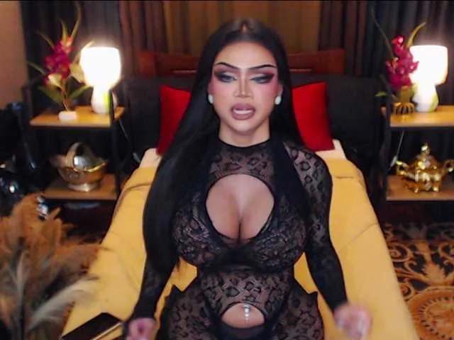Live sex webcam photo for HugeCockSelena #291651608