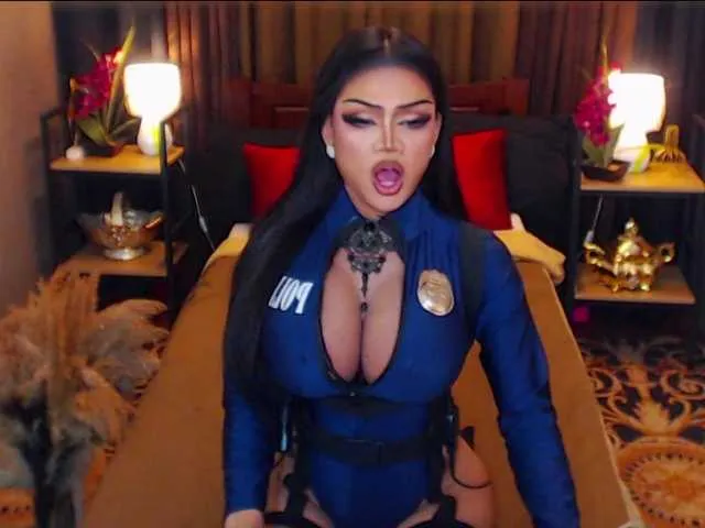 Live sex webcam photo for HugeCockSelena #291770430