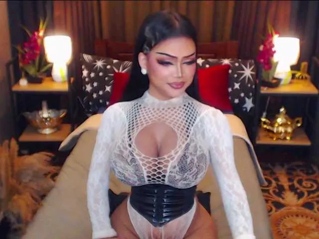 Live sex webcam photo for HugeCockSelena #291797145