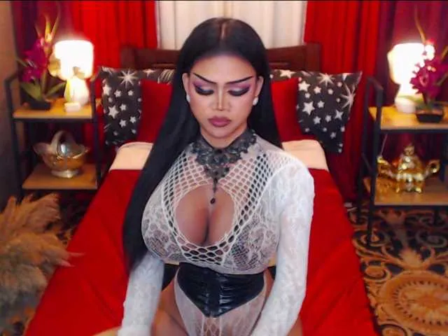 Live sex webcam photo for HugeCockSelena #291916178
