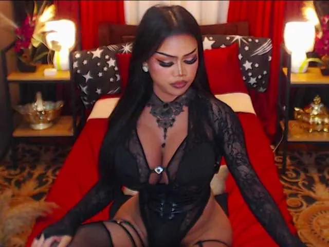 Live sex webcam photo for HugeCockSelena #291992120