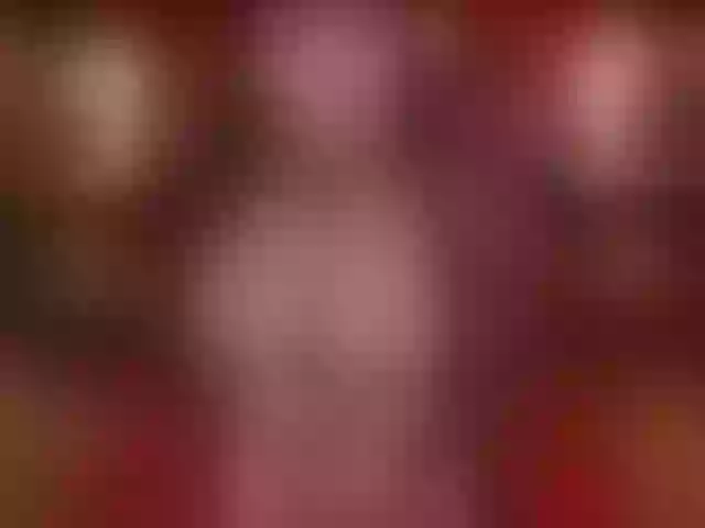 Live sex webcam photo for HugeCockSelena #292001370