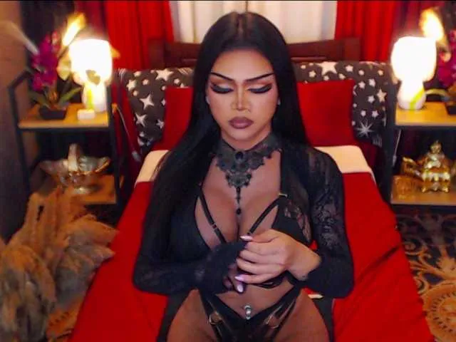 Live sex webcam photo for HugeCockSelena #292053287