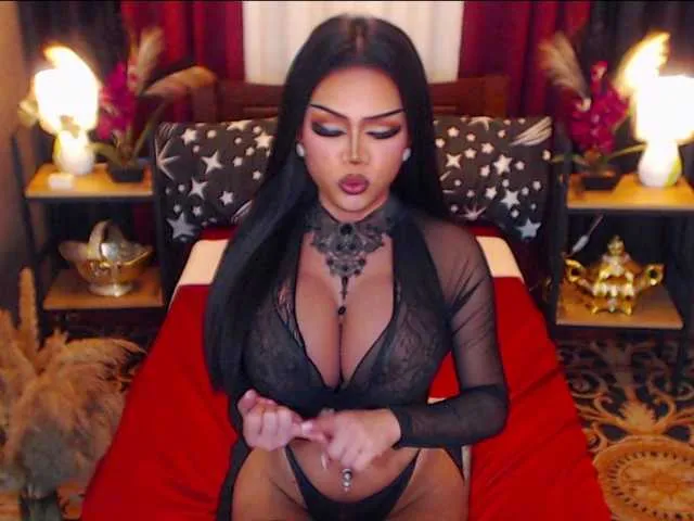 Live sex webcam photo for HugeCockSelena #292080818