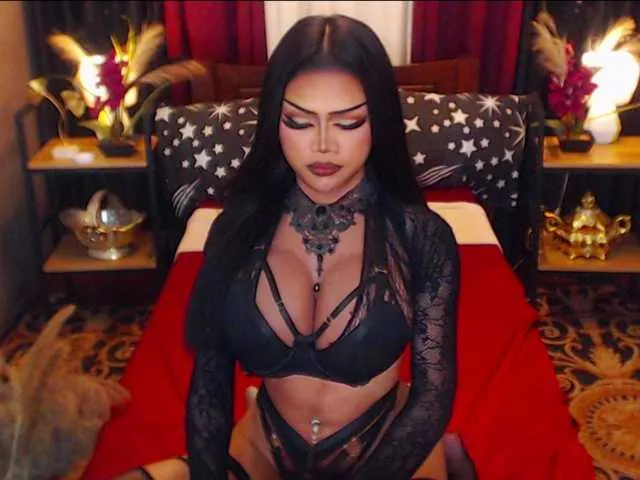 Live sex webcam photo for HugeCockSelena #292101547