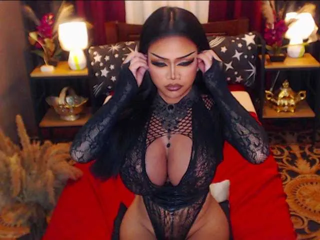 Live sex webcam photo for HugeCockSelena #292161760