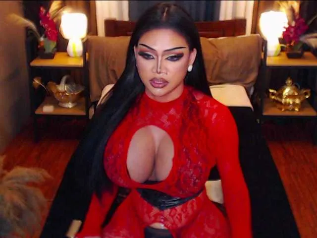 Live sex webcam photo for HugeCockSelena #292278947