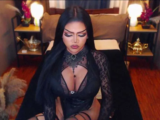 Live sex webcam photo for HugeCockSelena #292299714