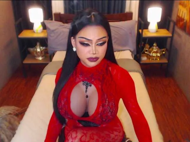 Live sex webcam photo for HugeCockSelena #292490784