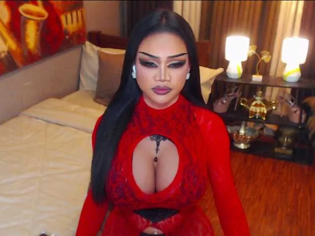 Live sex webcam photo for HugeCockSelena #292662956