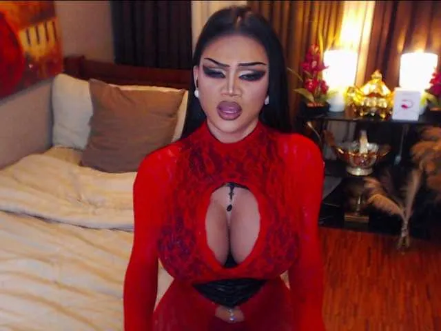 Live sex webcam photo for HugeCockSelena #292980770