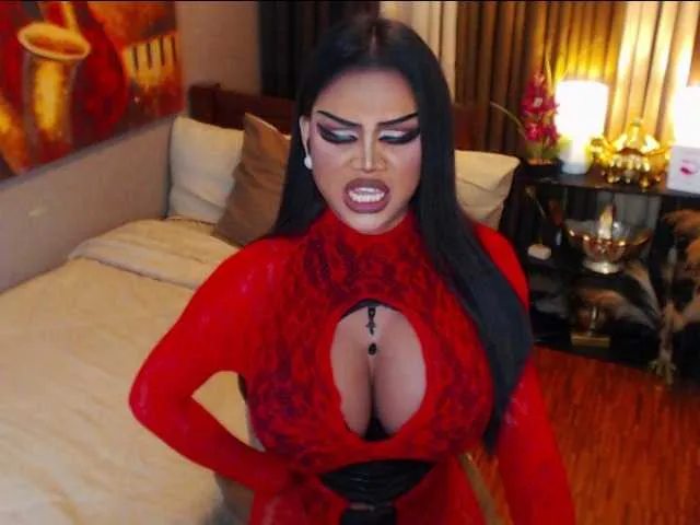 Live sex webcam photo for HugeCockSelena #293042181