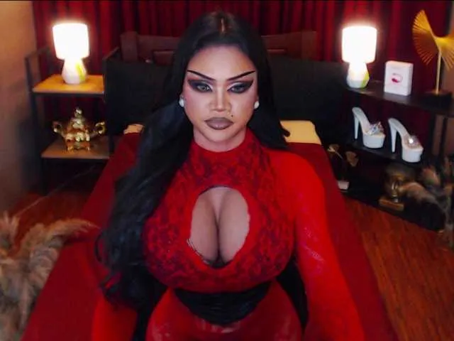 Live sex webcam photo for HugeCockSelena #293181817