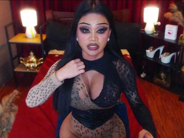 Live sex webcam photo for HugeCockSelena #293269813
