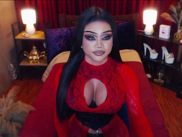 Live sex webcam photo for HugeCockSelena #293390973