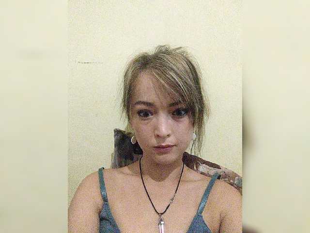 Live sex webcam photo for Huliganka00 #275990870