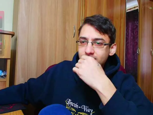 Live sex webcam photo for HungEddy #290346309