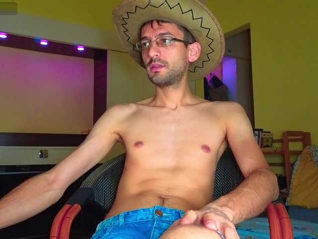 Live sex webcam photo for HungEddy #294202555
